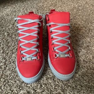 Men’s red Balenciaga Arenas size 39